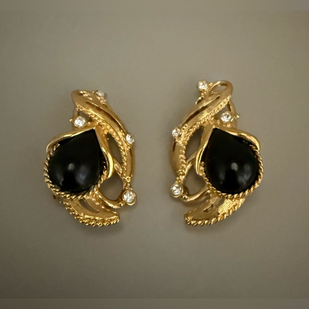 Famous JoseBarrera Created These Clip Earrings for Avon. Beautiful! Gift Boxed.